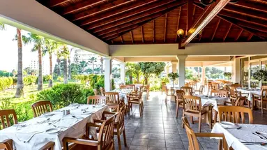 Nissiana Hotel & Bungalows
