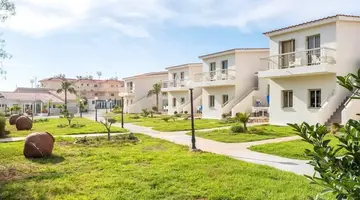 Nissiana Hotel & Bungalows