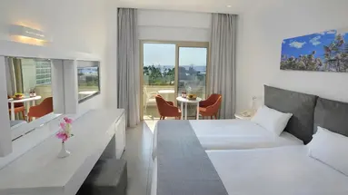 Nissiana Hotel & Bungalows