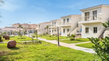 Nissiana Hotel & Bungalows