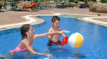 Nissiana Hotel & Bungalows