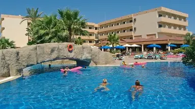 Nissiana Hotel & Bungalows