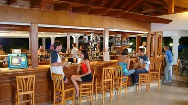 NISSIANA HOTEL & BUNGALOWS