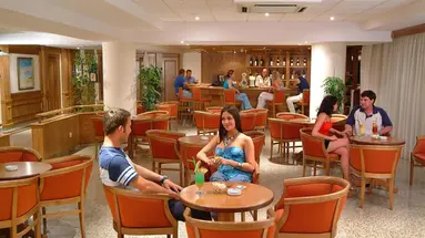 NISSIANA HOTEL & BUNGALOWS