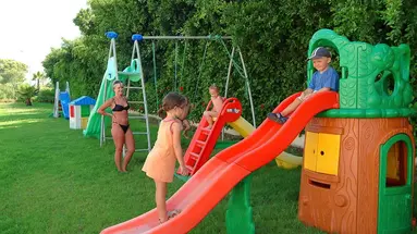 NISSIANA HOTEL & BUNGALOWS