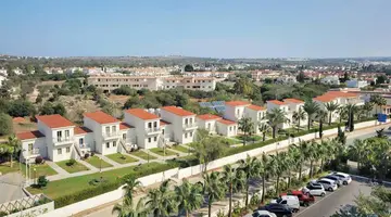Nissiana Hotel & Bungalows
