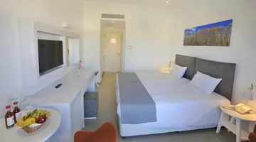 Nissiana Hotel & Bungalows