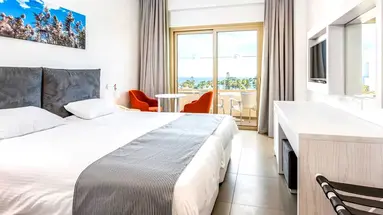 Nissiana Hotel & Bungalows