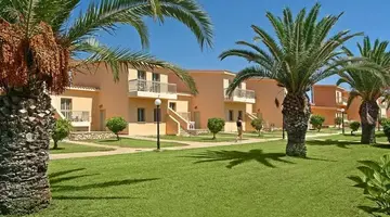 Nissiana Hotel & Bungalows