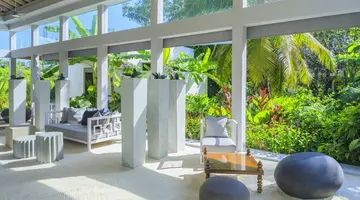 Niva Dhigali Maldives