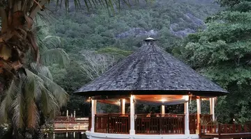 NIVA LABRIZ SEYCHELLES