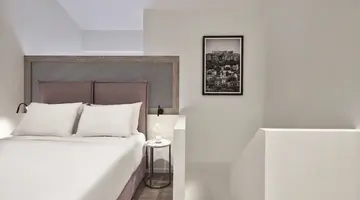 NLH Monastiraki