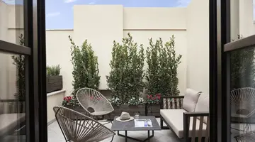 NLH Monastiraki