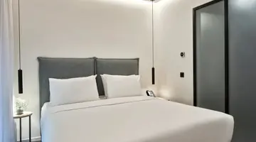 NLH Monastiraki