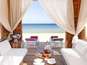 NOAH'S ARK DELUXE HOTEL & SPA