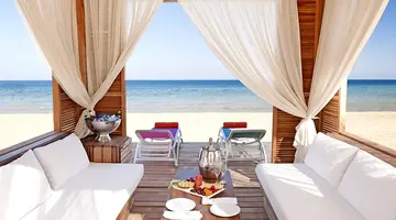 NOAH'S ARK DELUXE HOTEL & SPA