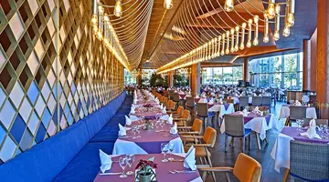 NOAH'S ARK DELUXE HOTEL & SPA
