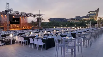 NOAH'S ARK DELUXE HOTEL & SPA
