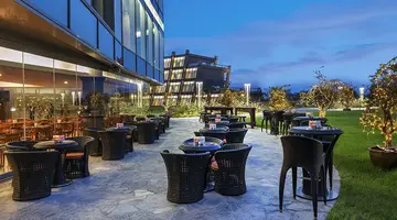 NOAH'S ARK DELUXE HOTEL & SPA