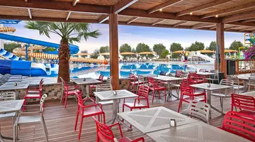 NOAH'S ARK DELUXE HOTEL & SPA