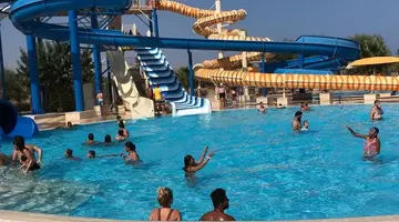 Noah s Ark Deluxe Hotel & Spa