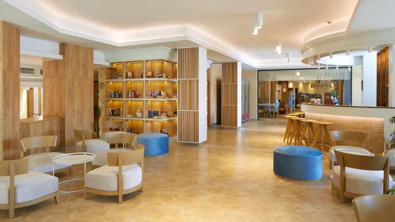 Nobel Ultra All Inclusive - Free Beach Access