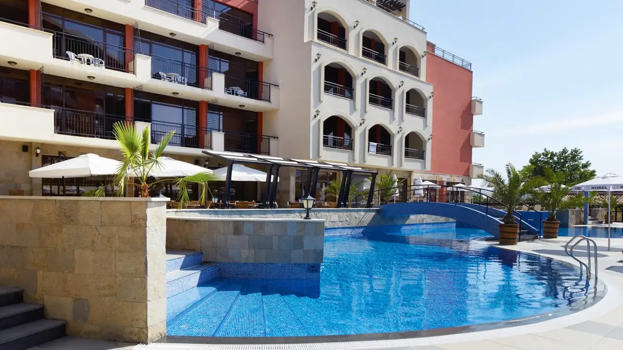 Nobel Ultra All Inclusive - Free Beach Access