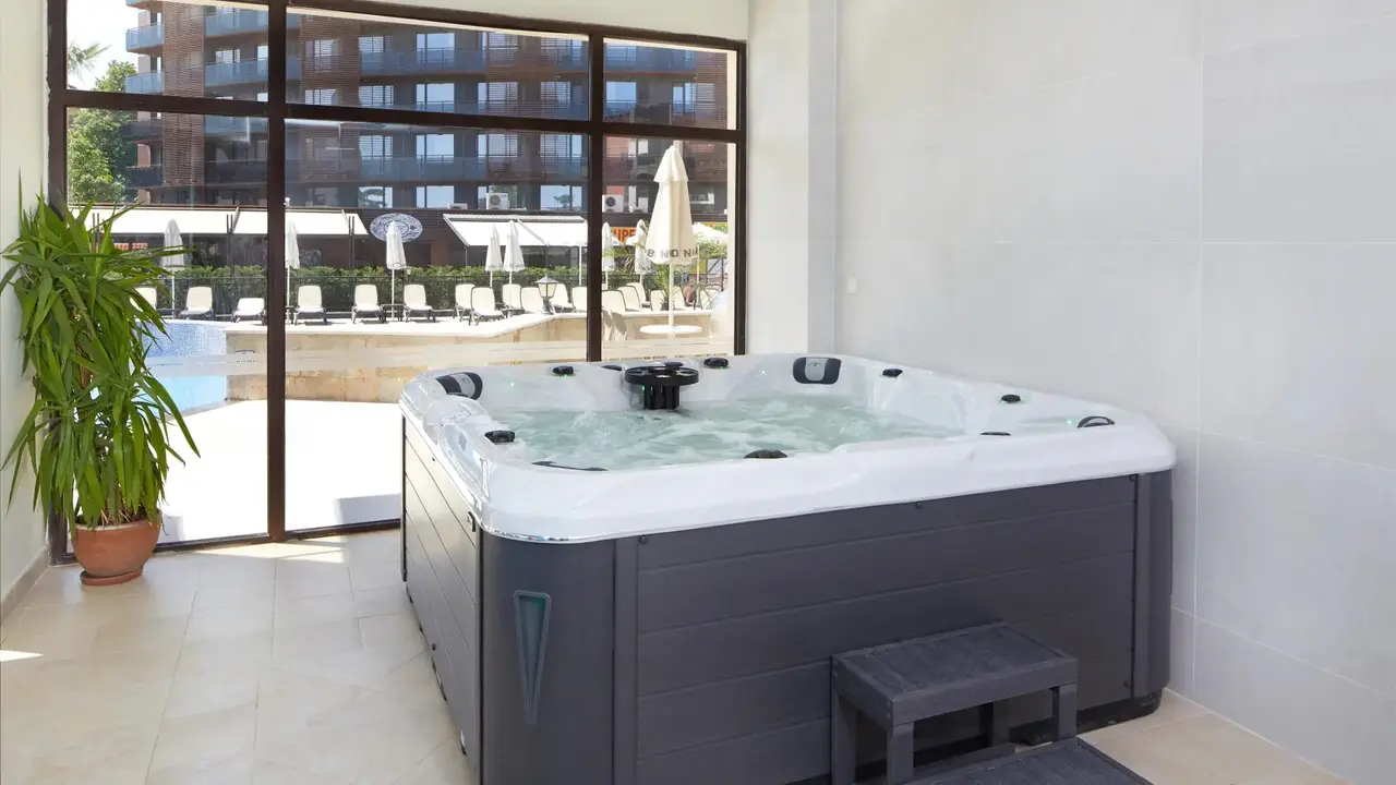 Nobel Ultra All Inclusive - Free Beach Access