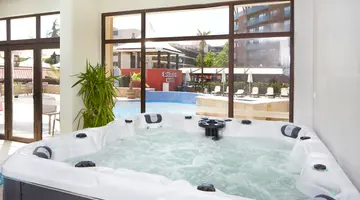 Nobel Ultra All Inclusive - Free Beach Access