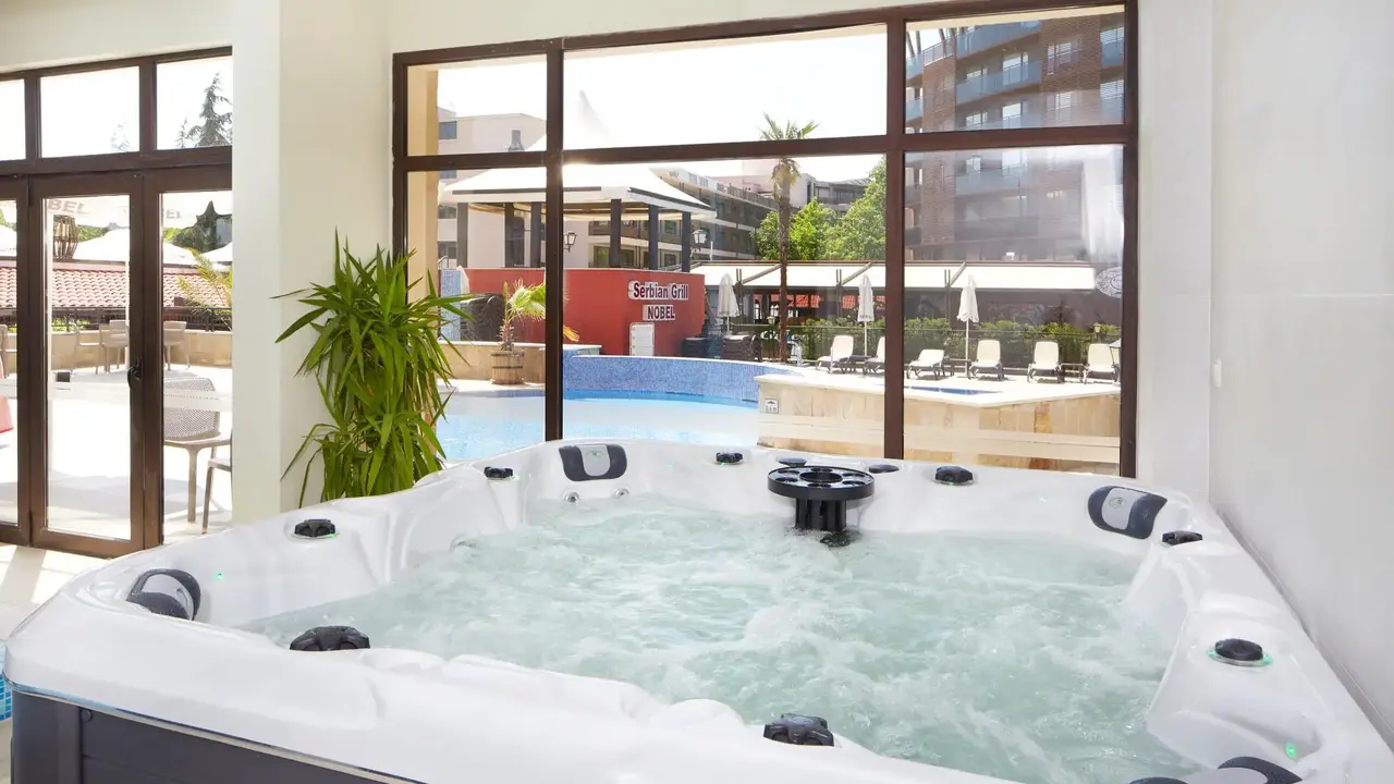 Nobel Ultra All Inclusive - Free Beach Access
