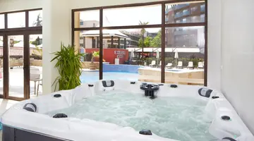 Nobel Ultra All Inclusive - Free Beach Access