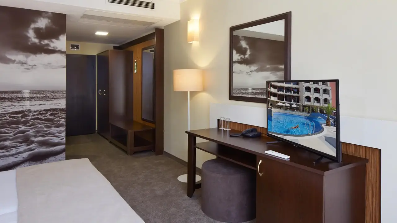 Nobel Ultra All Inclusive - Free Beach Access