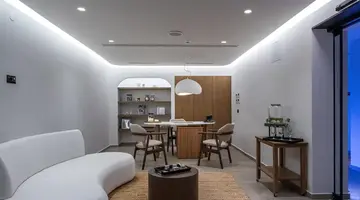 Noble Hotel and Suites