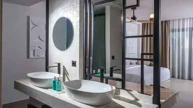 Noble Hotel and Suites