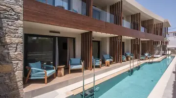 Noble Hotel and Suites