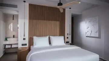 Noble Hotel and Suites