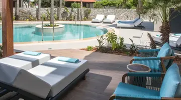 Noble Hotel and Suites