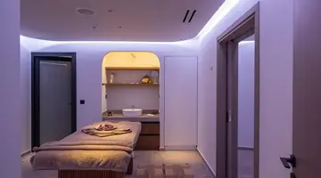 Noble Hotel and Suites
