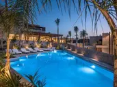 Noble Hotel and Suites