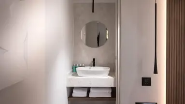 Noble Hotel and Suites