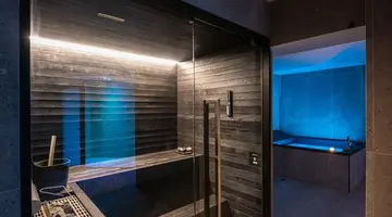 Noble Hotel and Suites