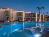 Noble Hotel and Suites