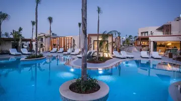 Noble Hotel and Suites