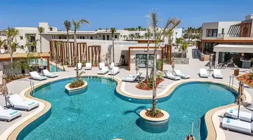 Noble Hotel and Suites