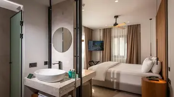 Noble Hotel and Suites