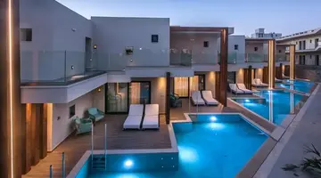 Noble Hotel and Suites