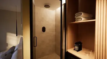 Noble Hotel and Suites