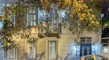 Noble Suites