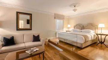 Noble Suites