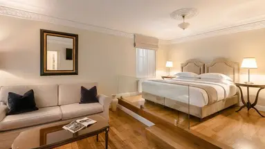 Noble Suites